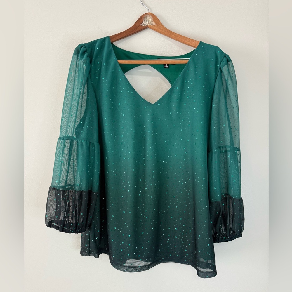 Sara Michelle NWT Elegant Green & metallic Sheer Sleeve Top size XL